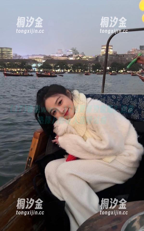 谁说www.17的更新没意思？这些热辣八卦让人直呼过瘾