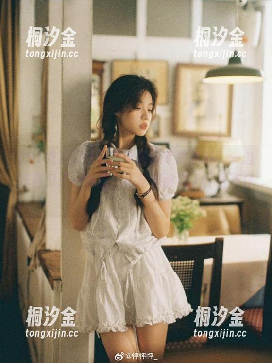 91吃瓜 91吃瓜苹果版专属黑料,一边吃着瓜子一边想,不知道谁耍了什么花样!