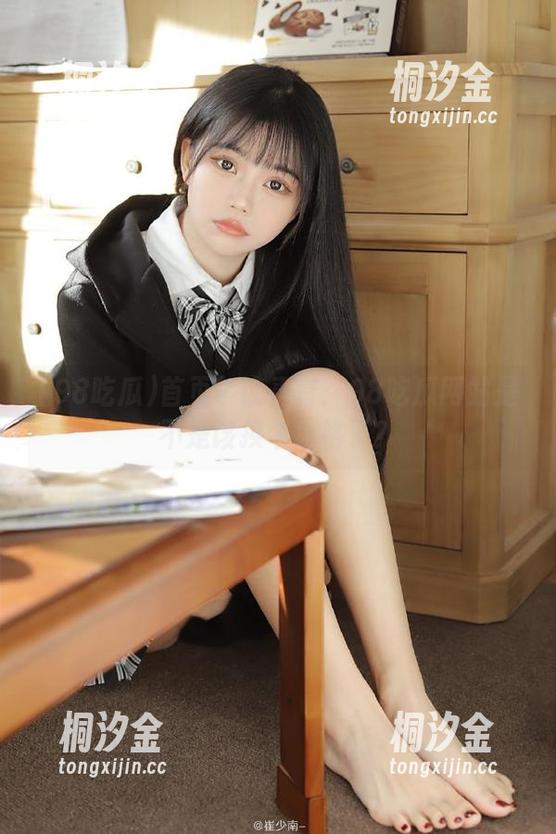 98吃瓜 首页争议声音:98吃瓜网站是不是该换个风格了?