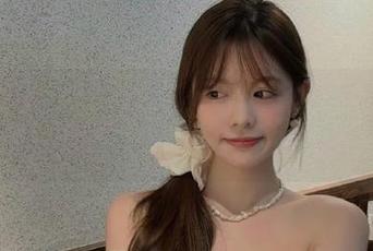 hlw在线：看瓜的心情今天特别复杂，好奇又无聊的幸福时刻！