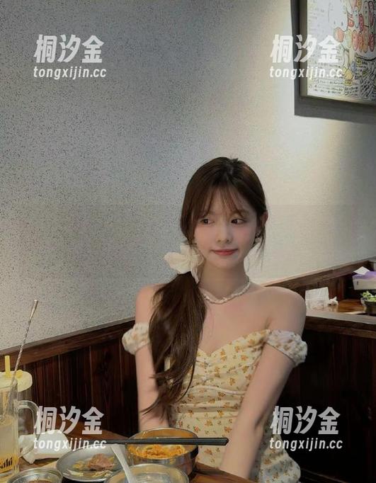 hlw hlw在线:看瓜的心情今天特别复杂,好奇又无聊的幸福时刻!