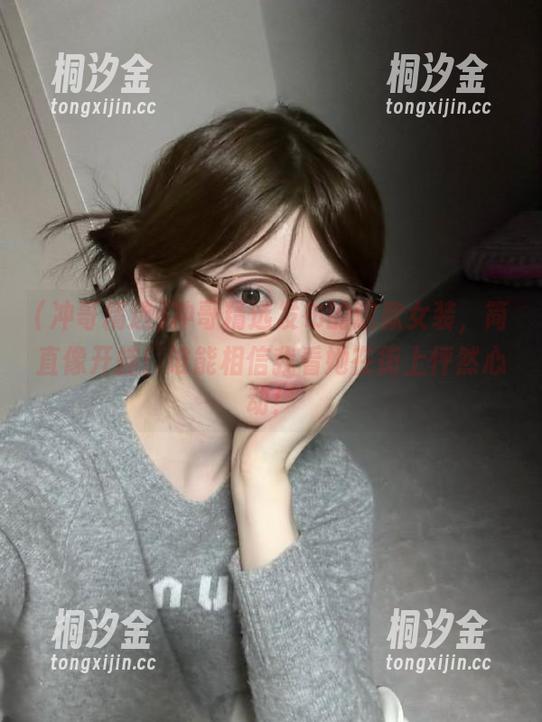冲哥精选 冲哥精选发布的这款女装,简直像开挂!谁能相信我看她在街上怦然心动!
