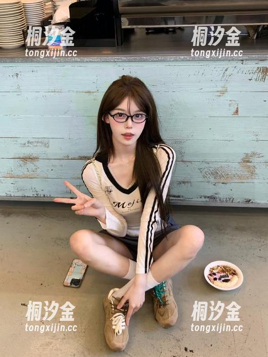 吃瓜网 每天在朝阳走一遭,记得来吃瓜网拿点儿免费瓜哦!