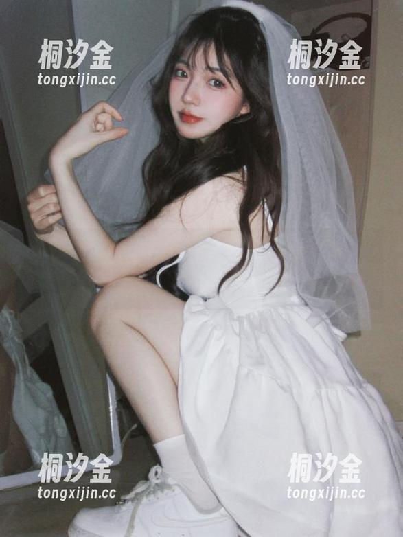 吃瓜网，发布最新水逆预警：不想吃瓜也得吃，当心别被闪了腰！