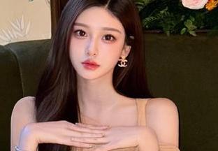 想从‘我要吃瓜网’的入口一窥究竟，注意小心后座的戳戳哟