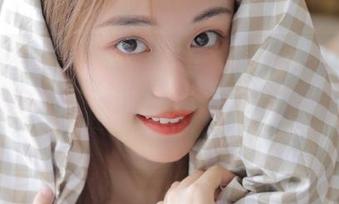 让我们直达“第一黑料”，看这出连环剧，吃着瓜，还得看哪朵花要谢？