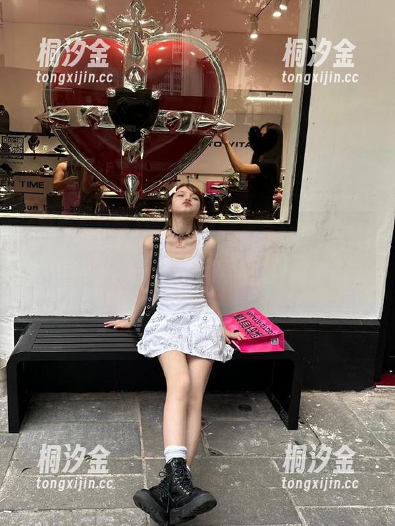 黑料不打烊万篇长征独家分享：那帮网红明星在背后都干了些什么？估计都是天马行空！
