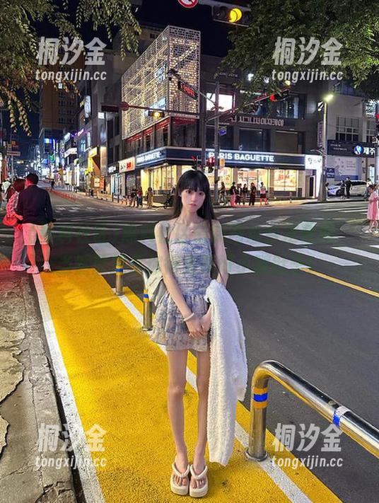 黑料社区 黑料社区最新网址合法合规,当然前提是你得先带好小腿肚子!