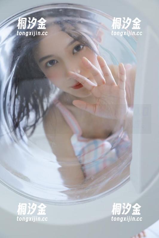 黑料社区 黑料社区的神秘在线观看入口!我点进去的时候…心脏有点小鹿乱撞。