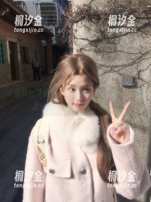 黑料老司机 打开黑料老司机app,瓜田里一枝独秀,越看越上头!